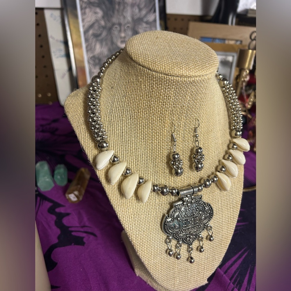 NEW Oxidized Silver Metal Shell Hindu Navratri Choker Necklace Set - Picture 4 of 4